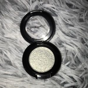 MAC Cosmetics dazzle shadow - it’s about shine